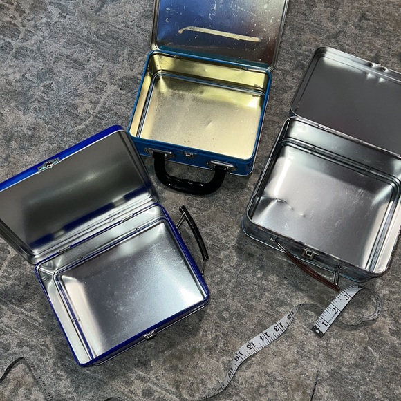 3 metal lunch boxes - Picture 5 of 5